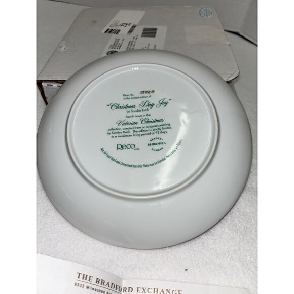 Victorian Christmas Collection CHRISTMAS DAY JOY Plate by Sandra Kuck in Box - Picture 3 of 6
